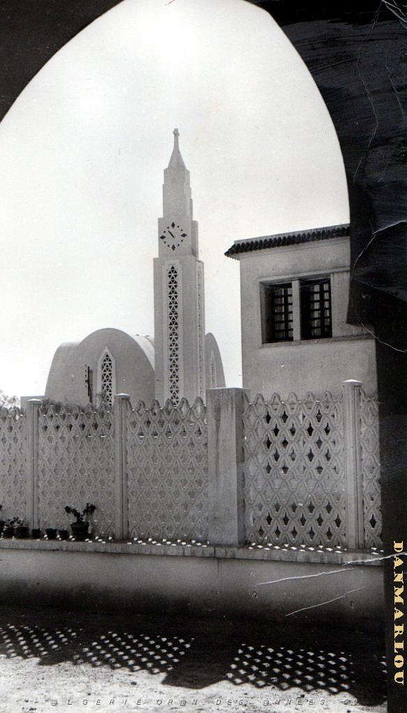 COLOMB BECHAR NOTRE DAME DU SAHARA 2.jpg
